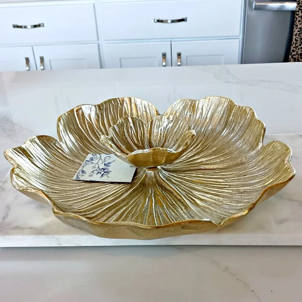NEW! BEAUTIFUL GOLD FLOWER SERVING CHIP DIP BOWL